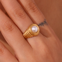 Steel Stones Rings Steel Ring - Pearl 7,5mm - Gold Plated