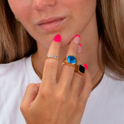 Anillo Bronce  Circonita Anillo 
 Martillado - Cuadrado - Circonita Londre topaz azul - Bañado Oro